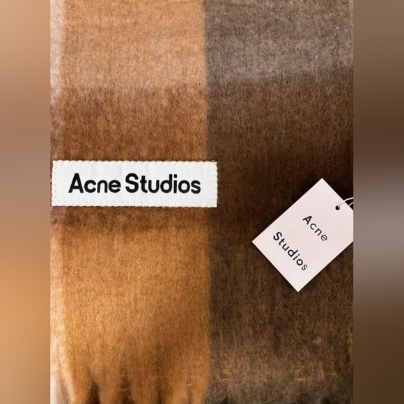 Acne Studios scarf - Picture 2 of 4